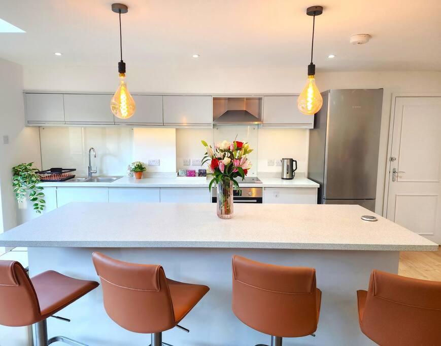 Hutchcomb Villa, 4 Bed Luxury House,Oxford+Parking Kültér fotó